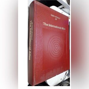 🌸Rand McNally The International Atlas used In very good condition.